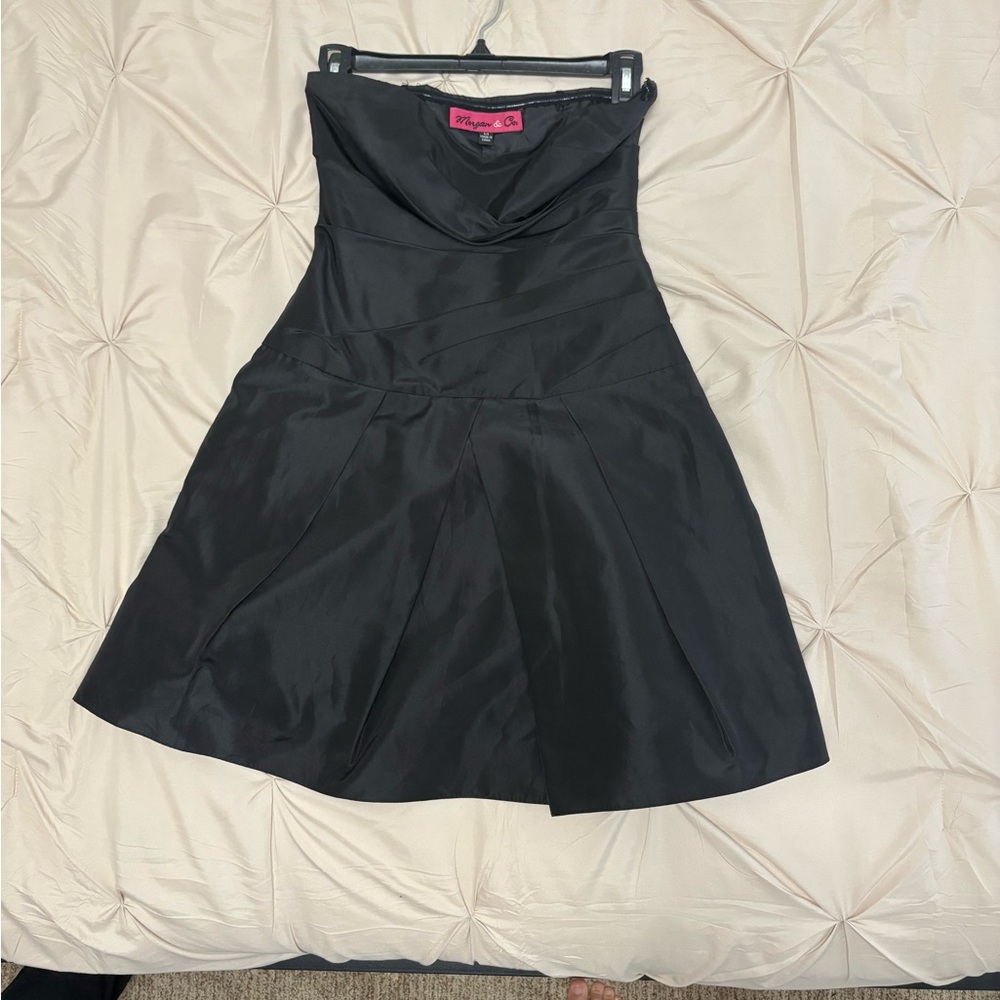 Morgan & Co. Elegant Black Strapless Dress